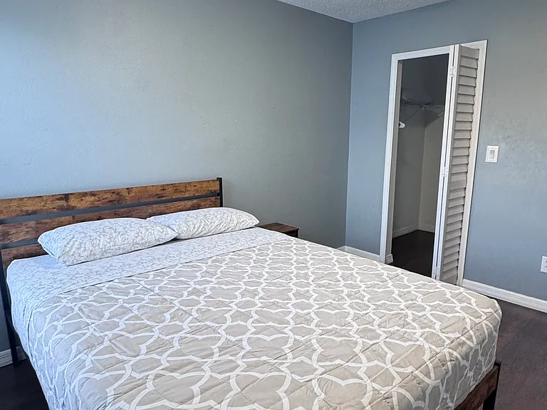 2747 N Poinciana Blvd #8 — Photo 15