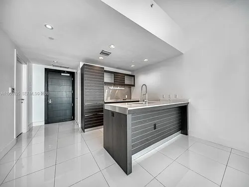 200 Biscayne Boulevard Way #4411 Photo 1