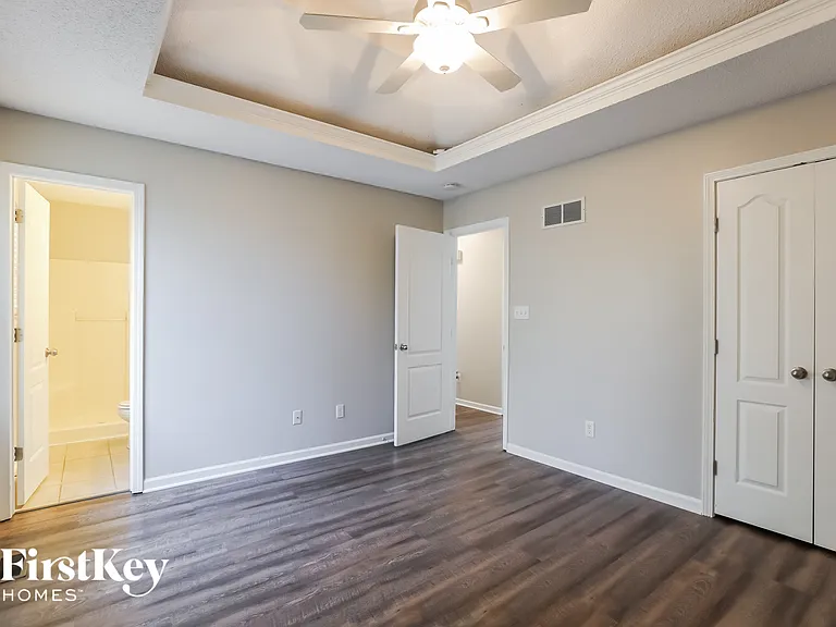 11036 N McKinley Ave — Photo 10
