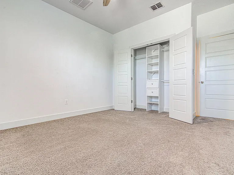 2117 Maxwell Ln — Photo 20