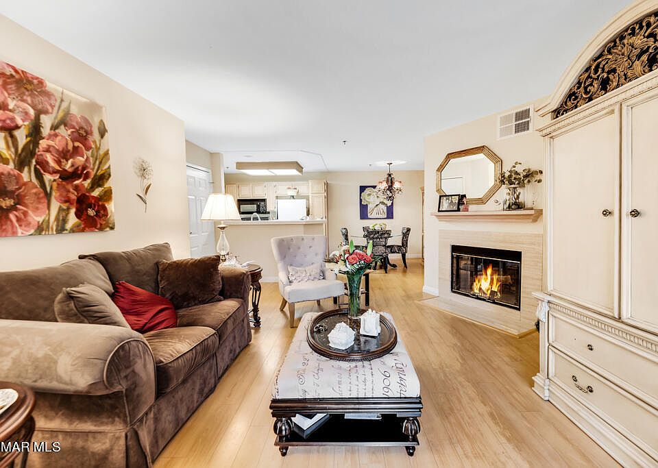 1st image of 675 Oak Run Trl Unit 204