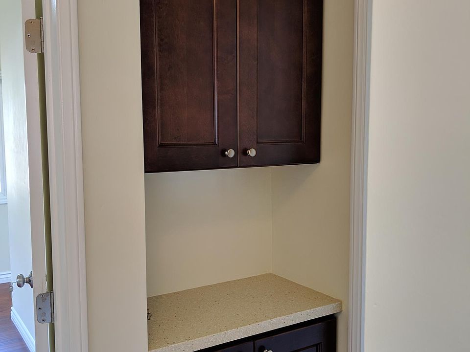 1st image of 309 W Fernfield Dr