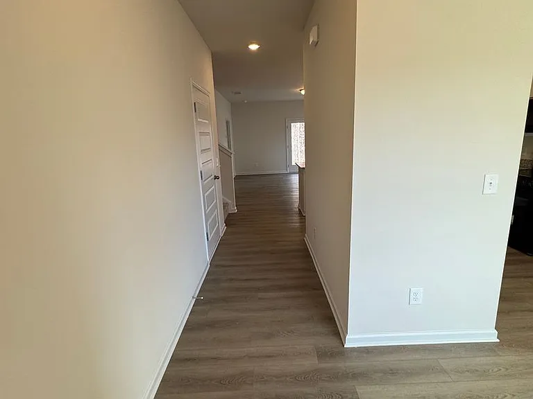 13 Whistling Oaks Dr — Photo 2