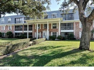 1900 Alamanda Dr APT 305, Naples, FL 34102