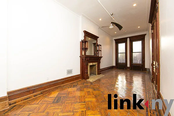 Rented by Link NY Realty | media 28