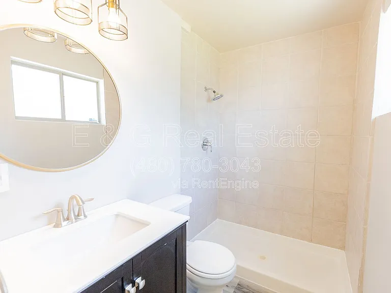 1305 W Laird St — Photo 11