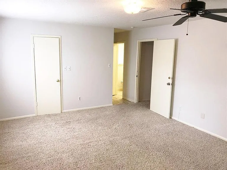 2621 N Woodloch St — Photo 20