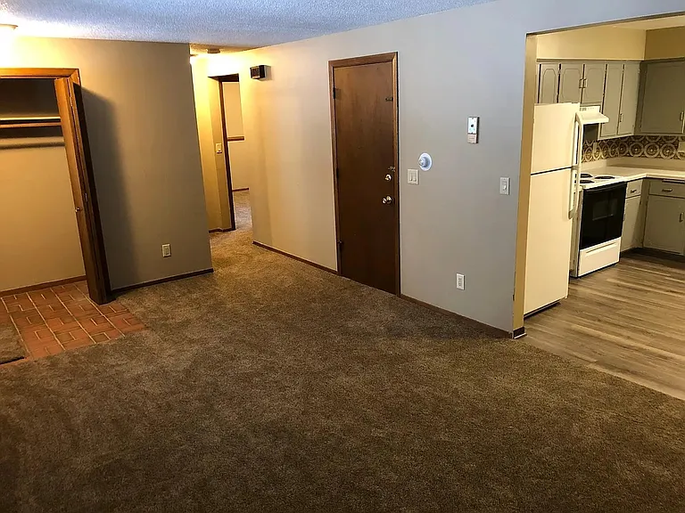 1531 5th St NE #2 — Photo 3