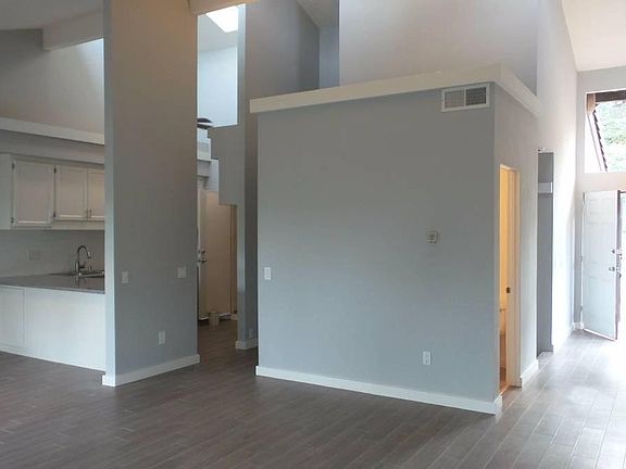3rd image of 4463 Date Ave