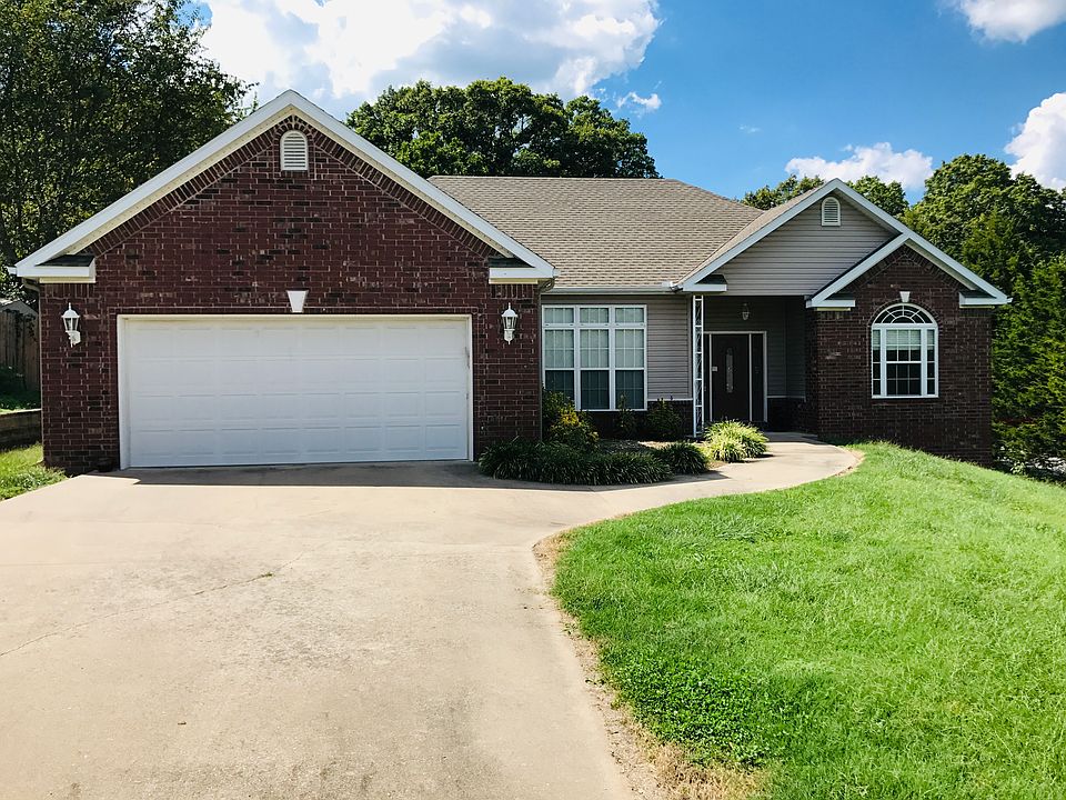 1st image of 15 Mills Dr