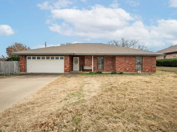 130 Ben Hogan Dr, Stephenville, TX 76401