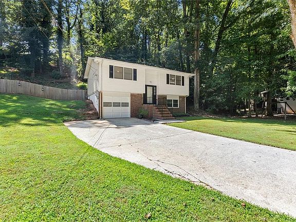 4th image of 1421 Northwood Cir