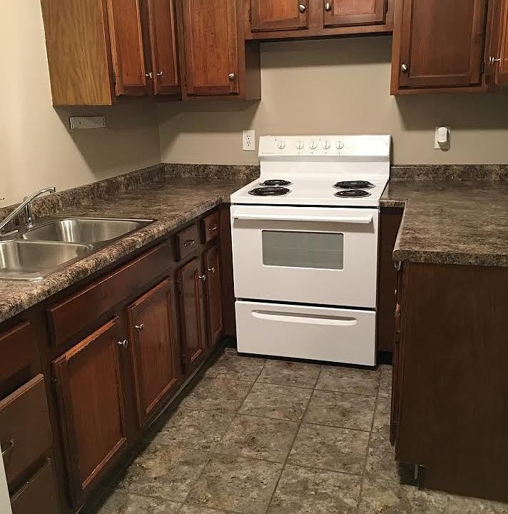 1st image of 1019 Holloway Dr #4