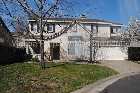1st image of 27 Madison Ct