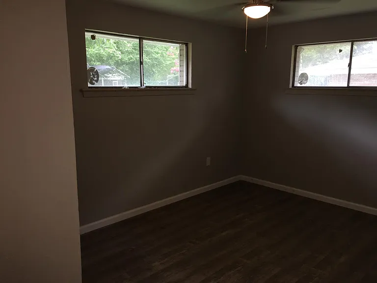 2909 Wilson St — Photo 6