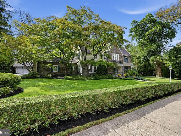 4th image of 705 Cloverly Ave