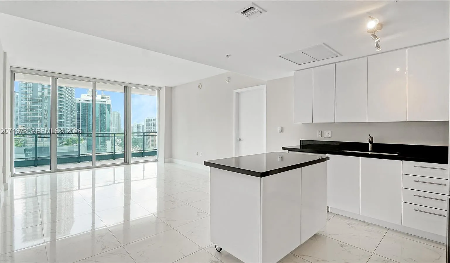 Mint Condo — Photo 4