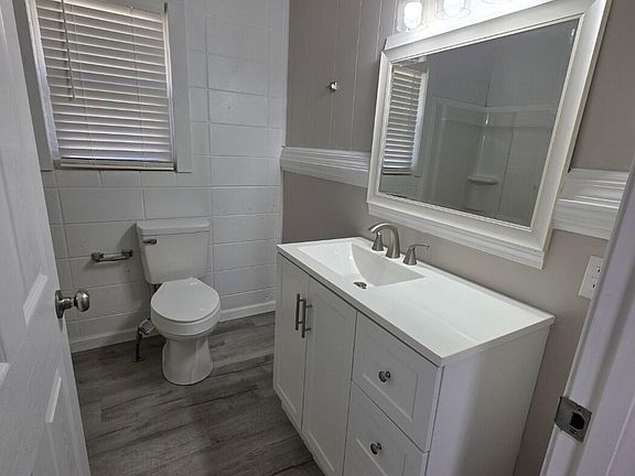 4th image of 632 Capital Ave #3
