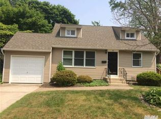 20 W Haven Dr, East Northport, NY 11731