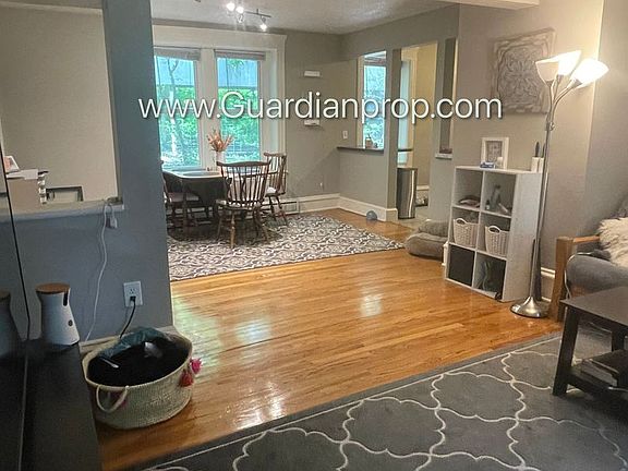 4th image of 1110 Kenwood Pkwy #7