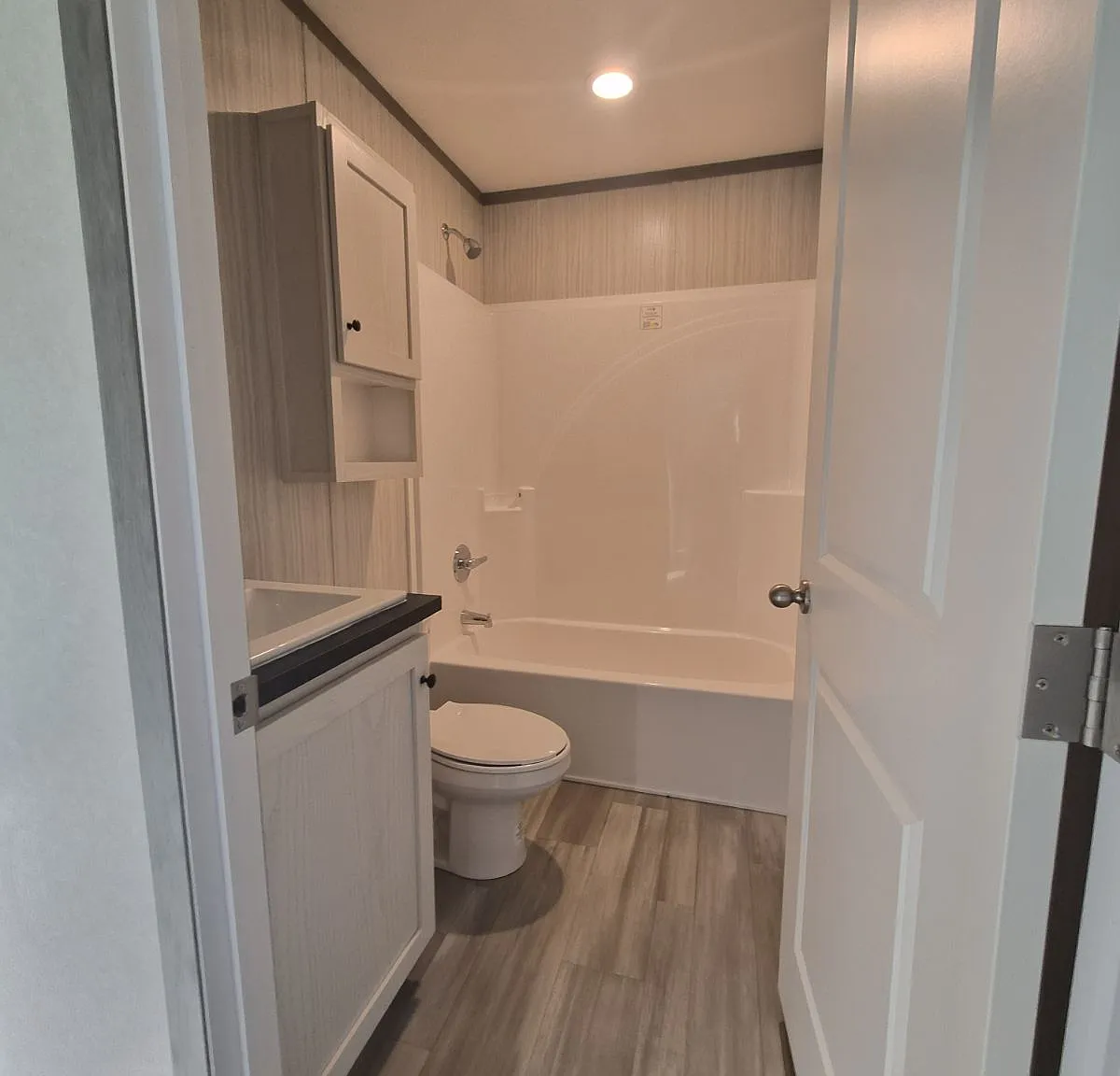 2 bed, $859 — Photo 2