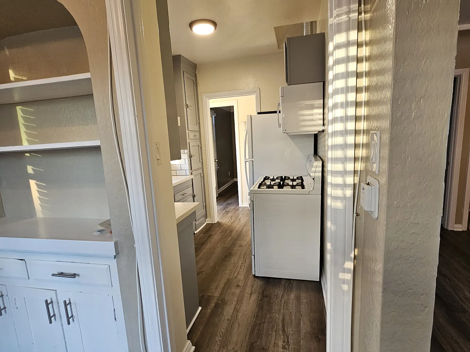 1 bed, 688 sqft, $2,300 — Photo 2
