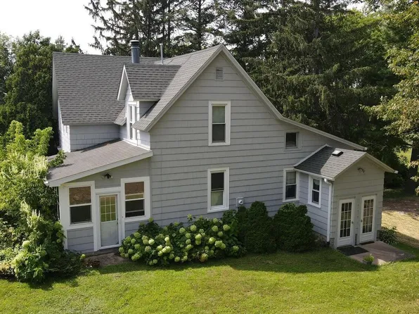 9460 284th St, Chisago City, MN 55013