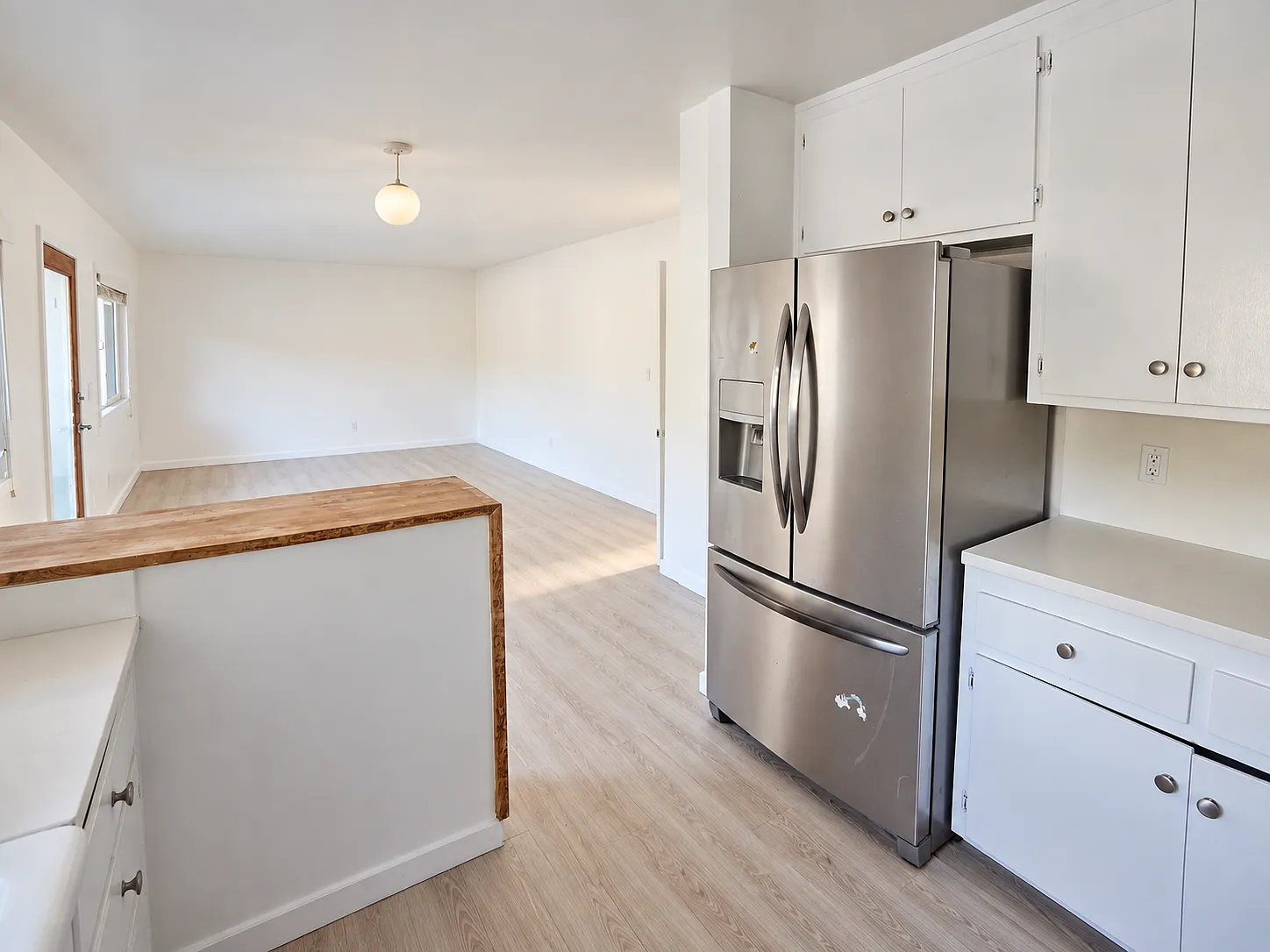 2 bed, 800 sqft, $3,500 — Photo 2