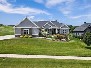 907 Carnoustie Way, Oregon, WI 53575