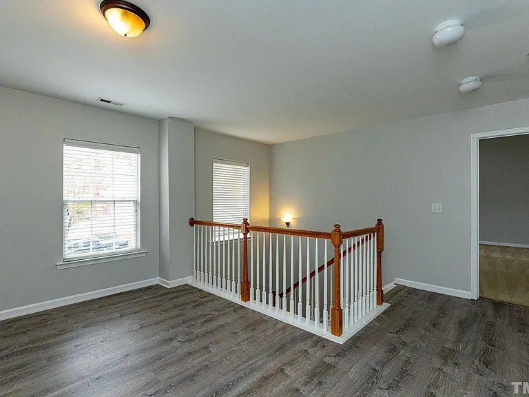 201 Northlands Dr — Photo 20