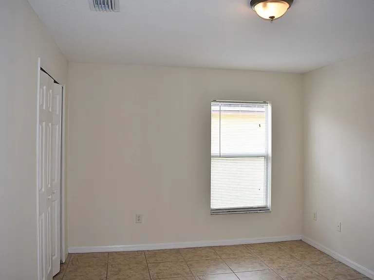 334 Bordeaux Ave NE — Photo 28