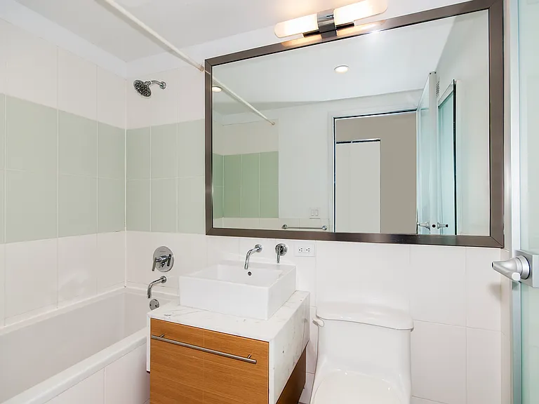 100 W 39th St #40D — Photo 5