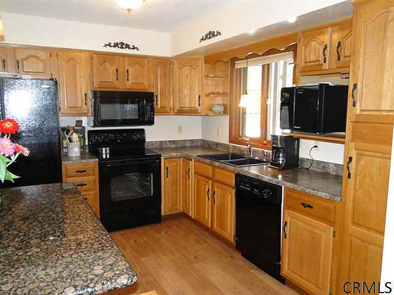 3rd image of 1511 MAPLE CREST Drive