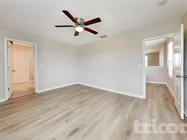 4906 White Chicory Dr — Photo 6