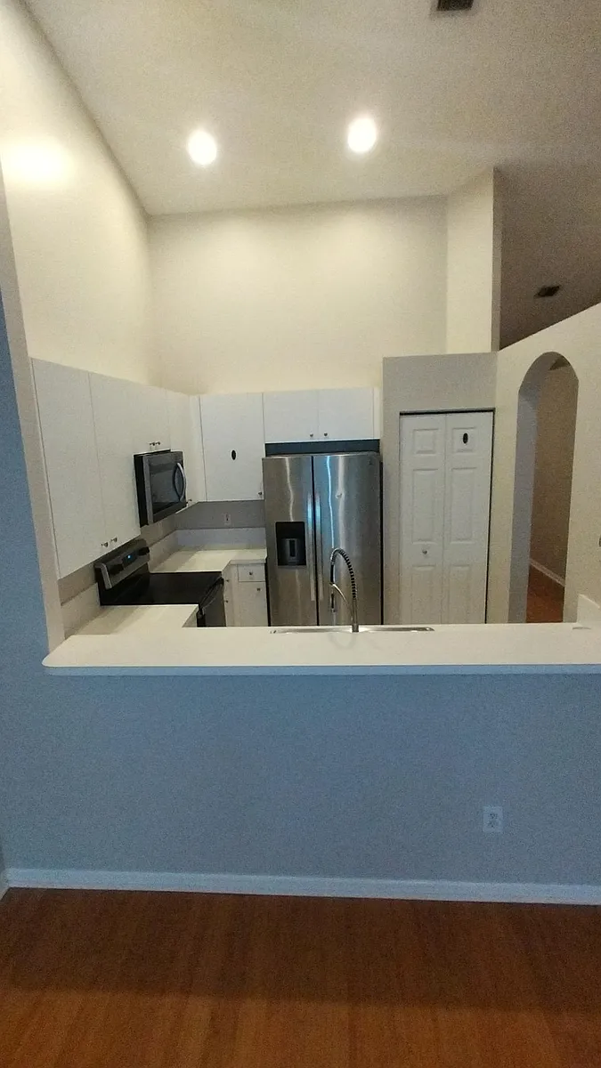 Kitchen - 350 E Coral Trace Cir