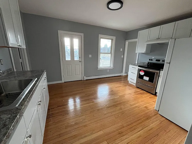 129 N Elm St #1 — Photo 1