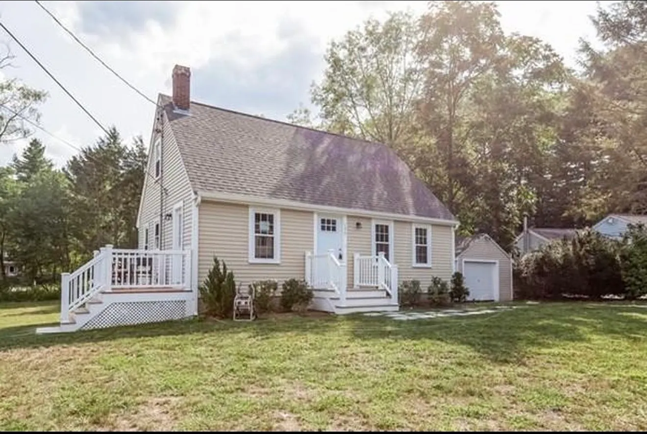 3 bed, 1800 sqft, $3,300 — Photo 2