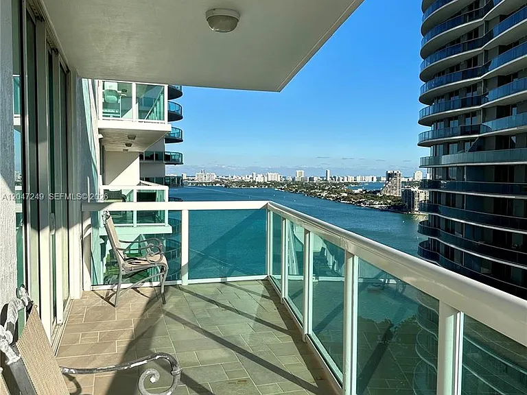 1800 N Bayshore Dr #2315 — Photo 1