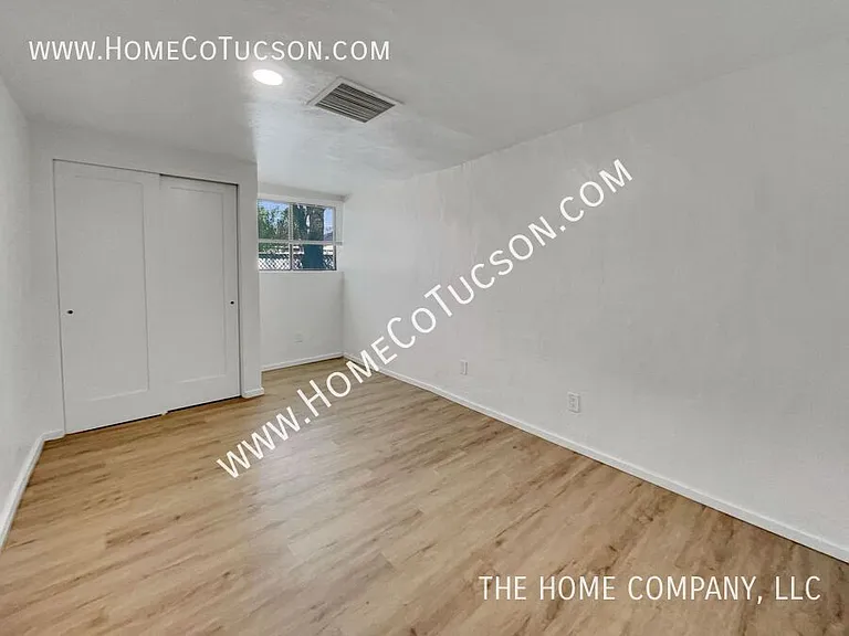 4855 E 2nd St — Photo 26