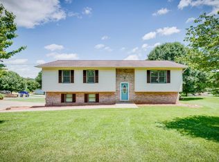 2017 Ohio Ave, Mount Carmel, TN 37645