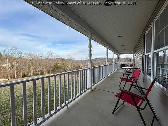 3rd image of 201 Fawn Ln