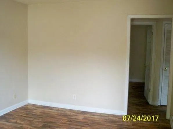 201 Beech St APT B, Clarksville, TN 37042