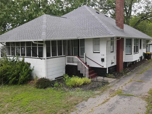 118 Commercial St, Chesaning, MI 48616