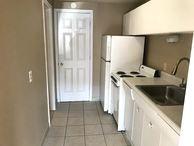 3058 Poppleton Ave #B — Photo 6