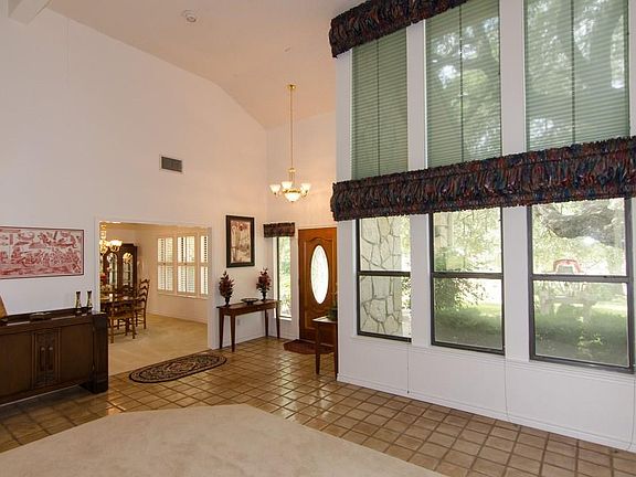 5th image of 603 Sorrell Ct