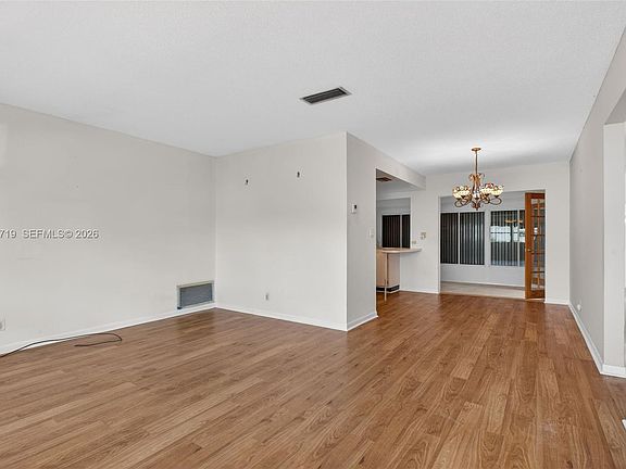 4th image of 1400 NW 69th Ave