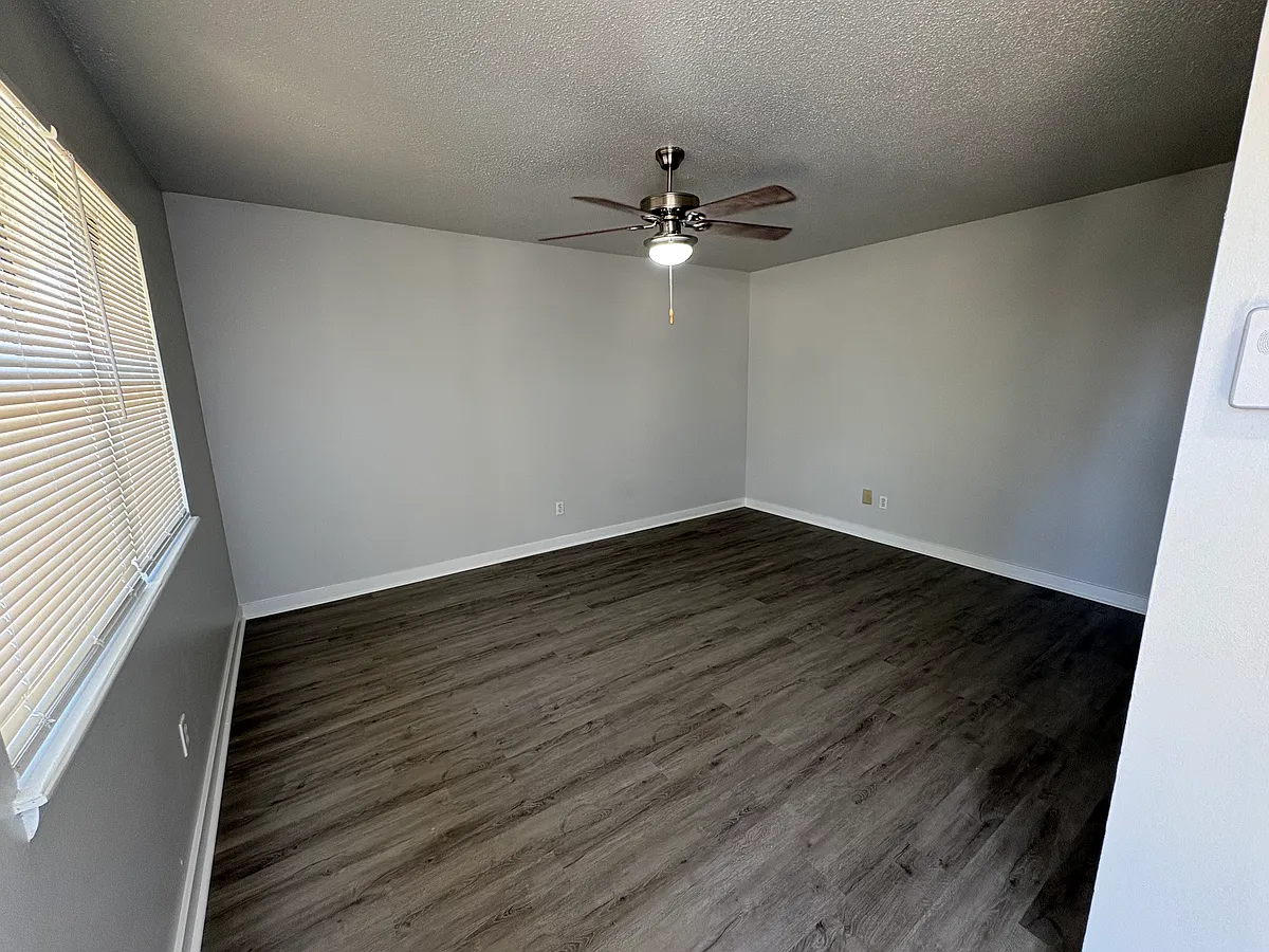 Building Photo - 1328 SW 81st Pl