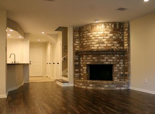 727 Bunker Hill Rd APT 69, Houston, TX 77024