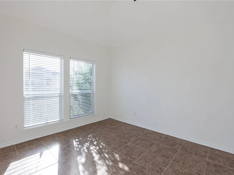 4025 Puget Sound Dr — Photo 30