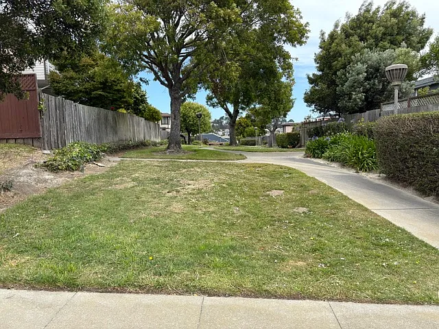 2176 Greendale Dr — Photo 26